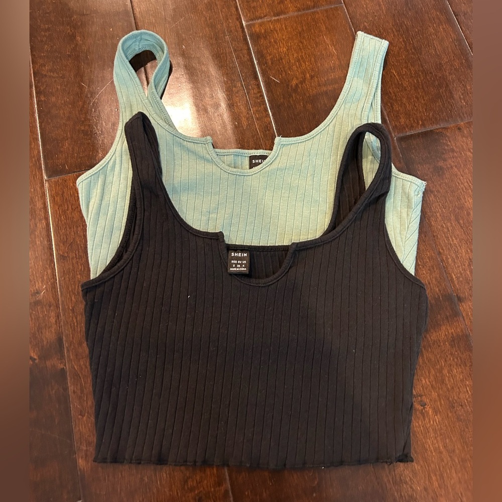 Mint green and black cropped rib tank